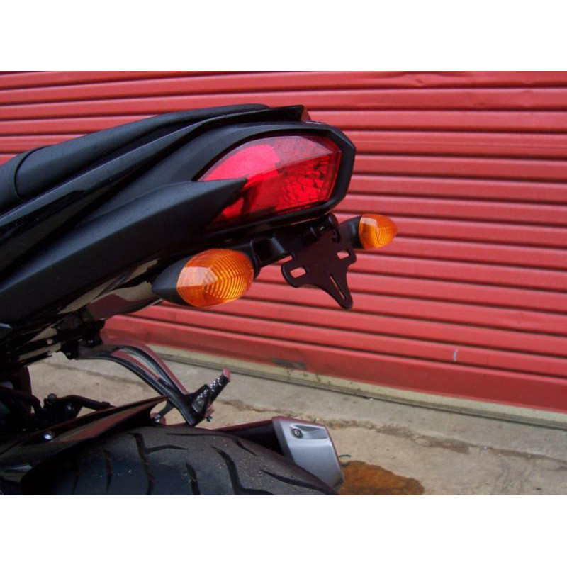 Support de plaque R&G pour Yamaha FZ8 et FZ1 image 1 Support de plaque R&G pour Yamaha FZ8 et FZ1 image 1